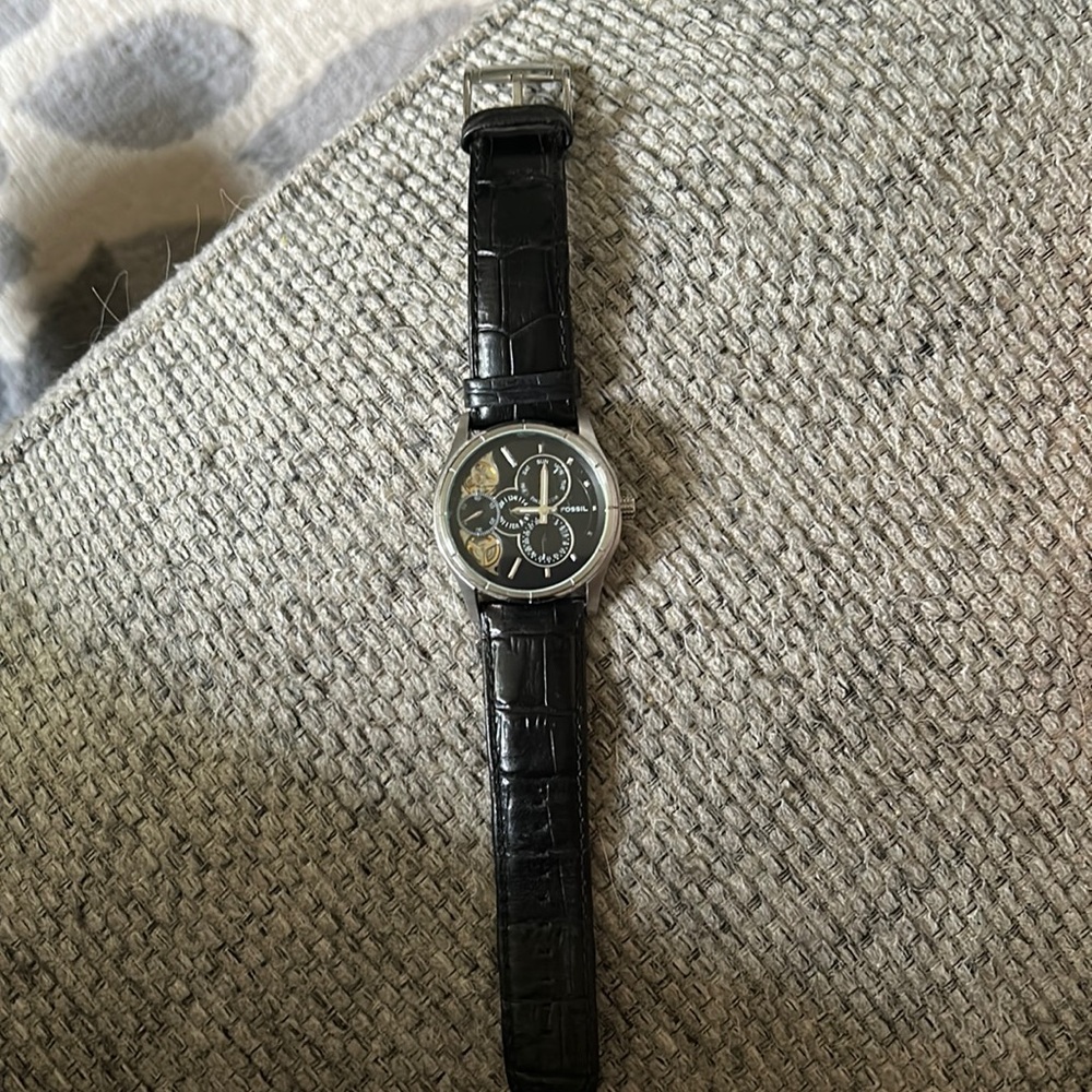 Men’s fossil watch twist.